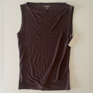 Abercrombie & Fitch Featherweight Slash Top (SMALL) NEW WITH TAGS